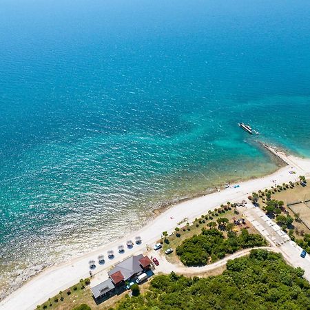 Teuta Apartments - A Beach And A Sea View Peroj Luaran gambar