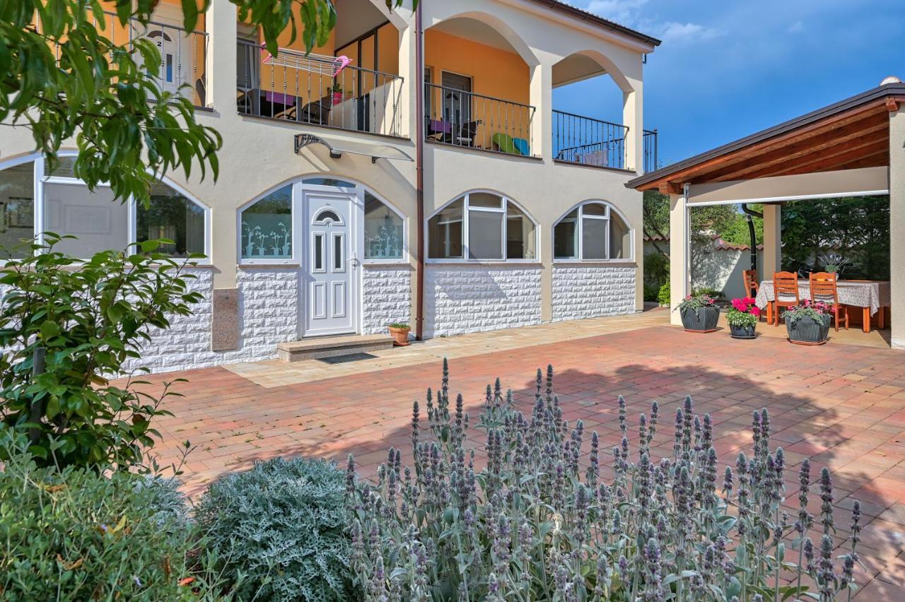Teuta Apartments - A Beach And A Sea View Peroj Luaran gambar