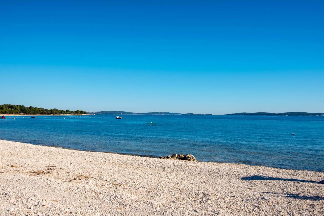 Teuta Apartments - A Beach And A Sea View Peroj Luaran gambar