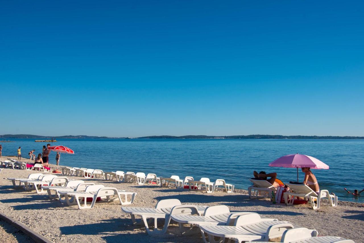 Teuta Apartments - A Beach And A Sea View Peroj Luaran gambar