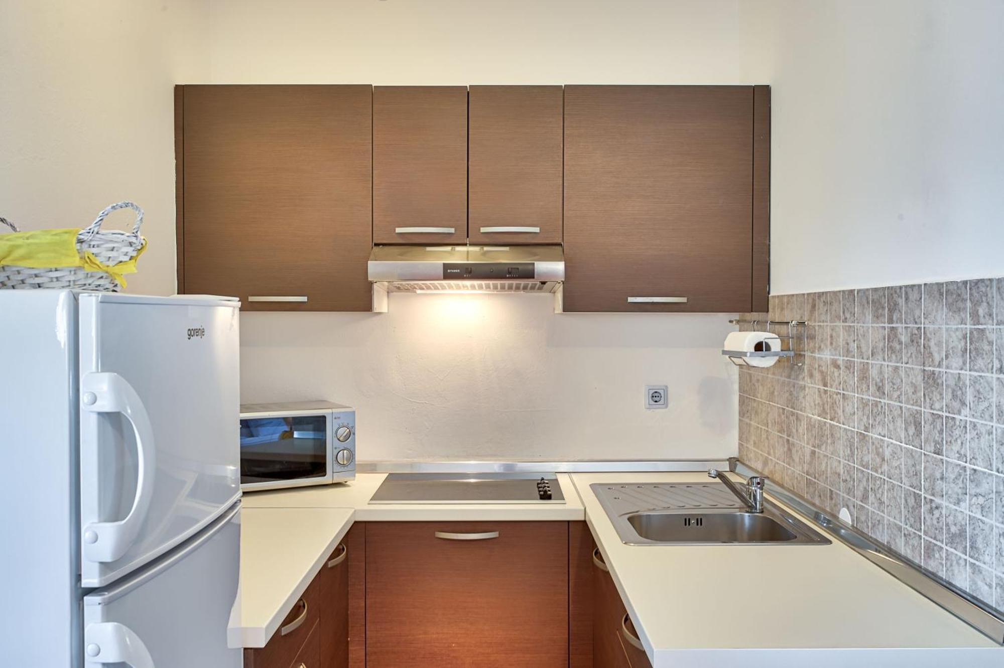 Teuta Apartments - A Beach And A Sea View Peroj Luaran gambar