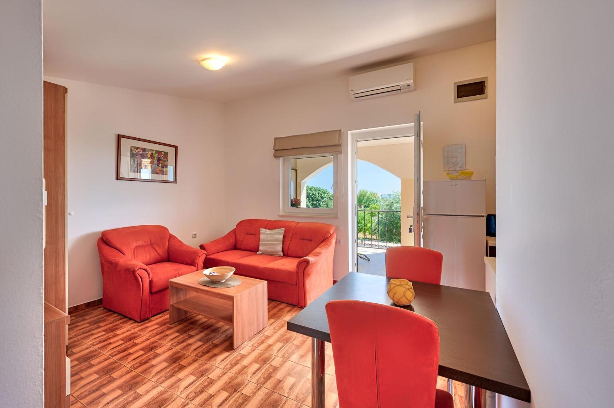 Teuta Apartments - A Beach And A Sea View Peroj Luaran gambar