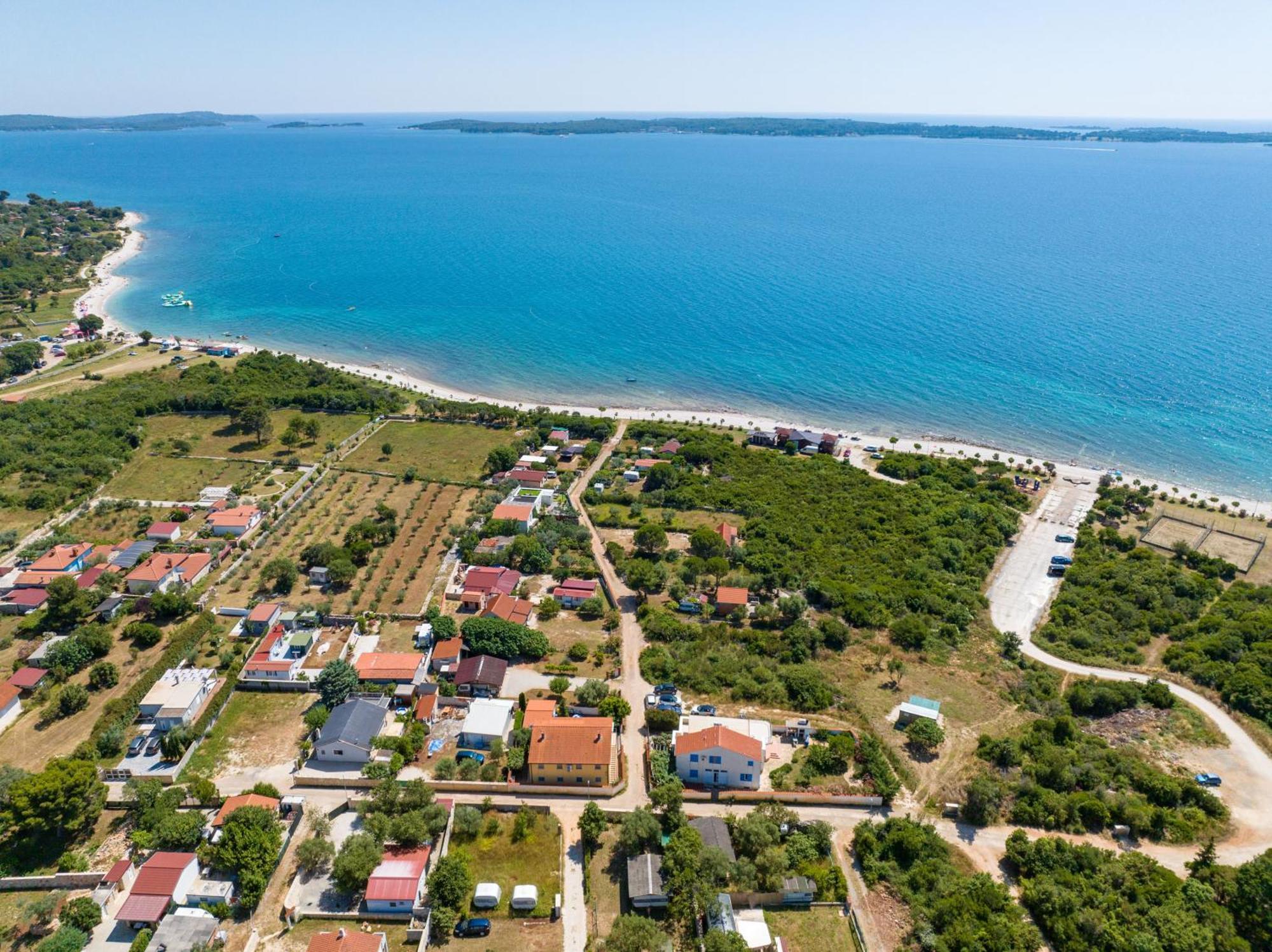 Teuta Apartments - A Beach And A Sea View Peroj Luaran gambar