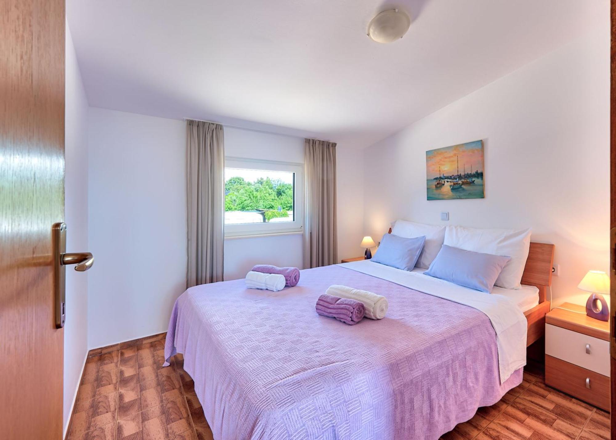 Teuta Apartments - A Beach And A Sea View Peroj Luaran gambar
