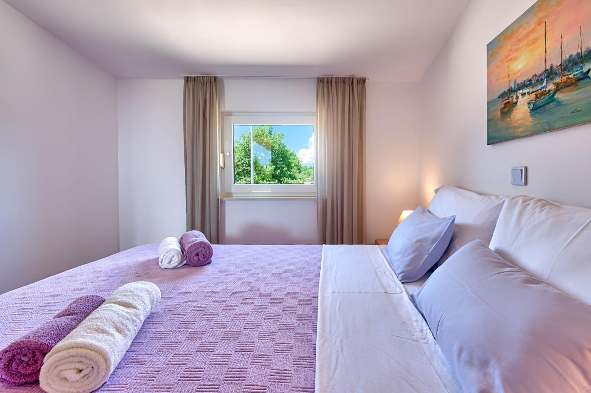 Teuta Apartments - A Beach And A Sea View Peroj Luaran gambar