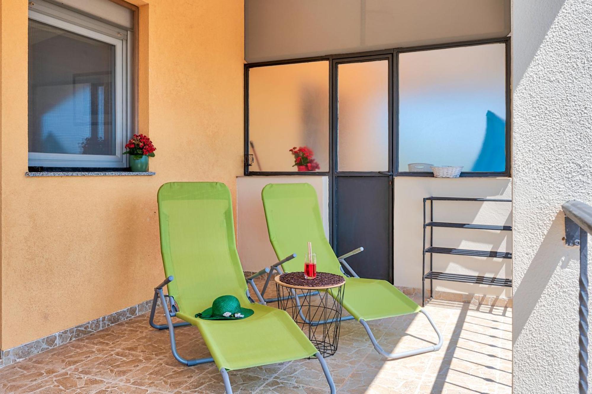 Teuta Apartments - A Beach And A Sea View Peroj Luaran gambar