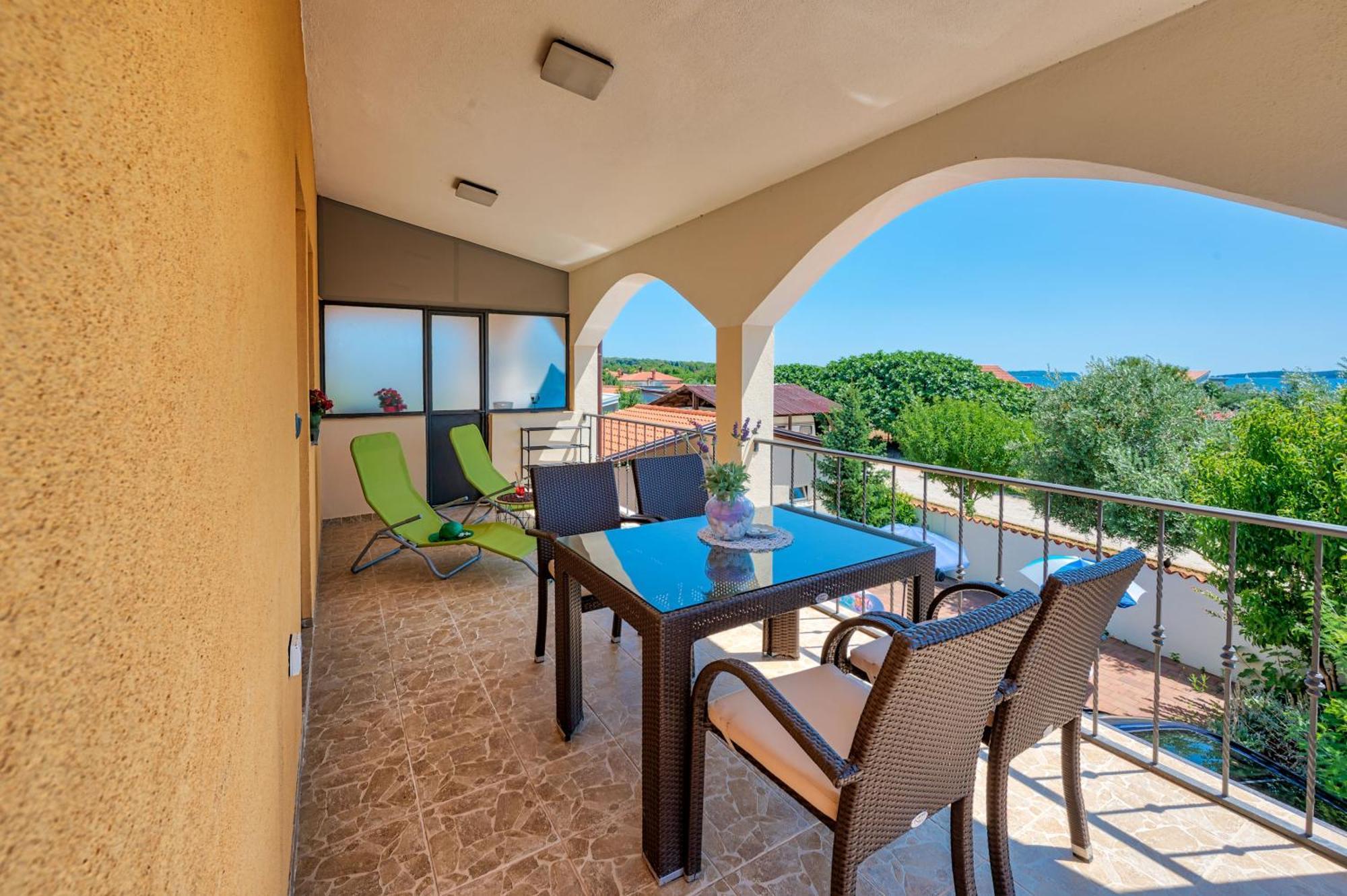 Teuta Apartments - A Beach And A Sea View Peroj Luaran gambar