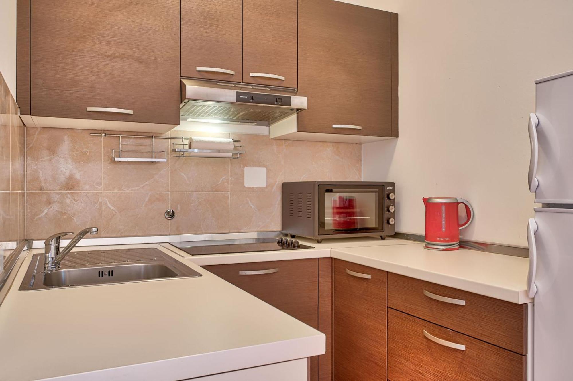Teuta Apartments - A Beach And A Sea View Peroj Luaran gambar