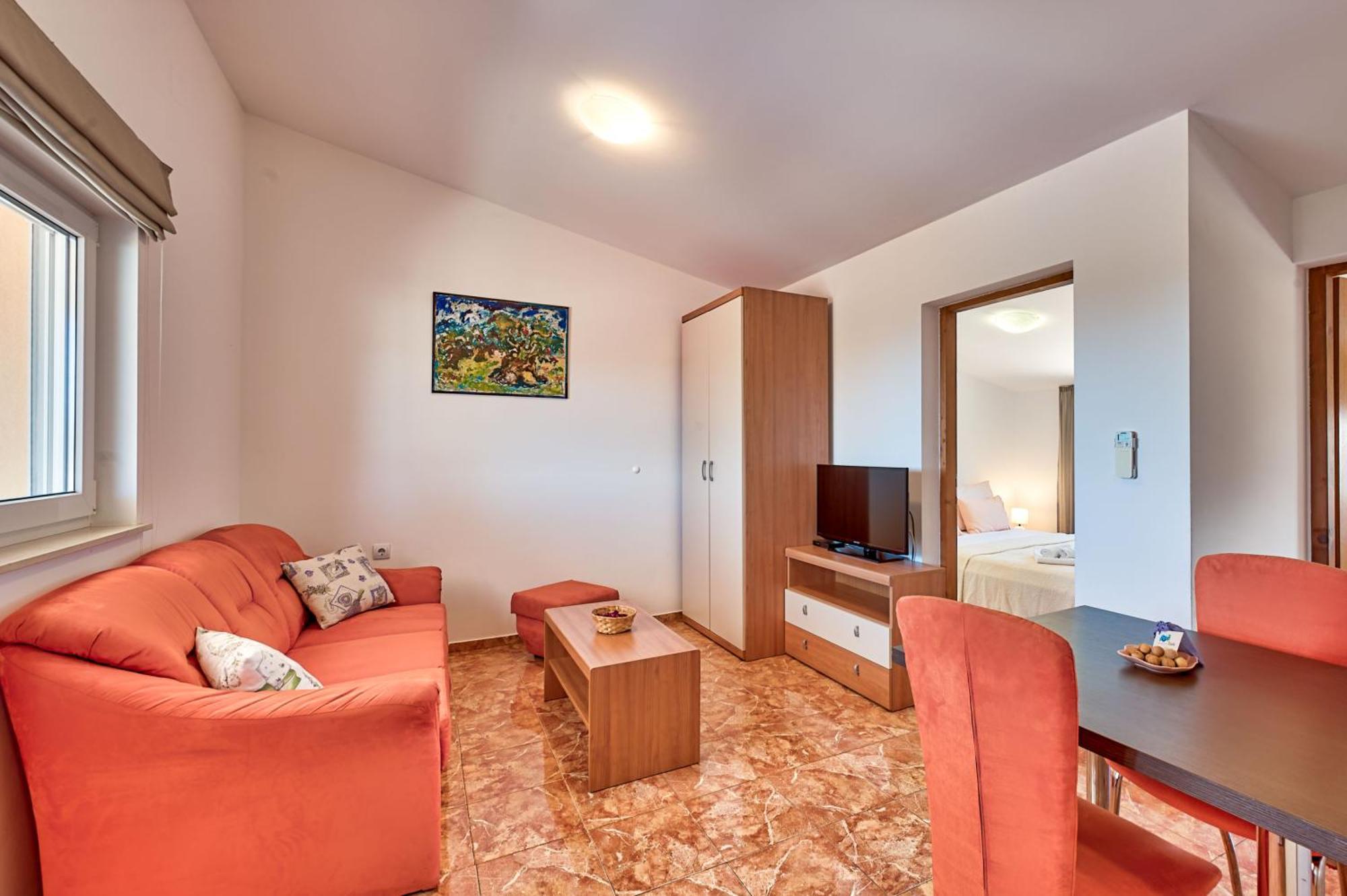 Teuta Apartments - A Beach And A Sea View Peroj Luaran gambar
