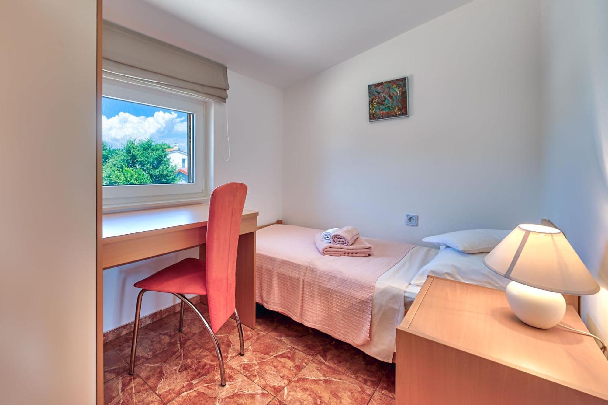 Teuta Apartments - A Beach And A Sea View Peroj Luaran gambar