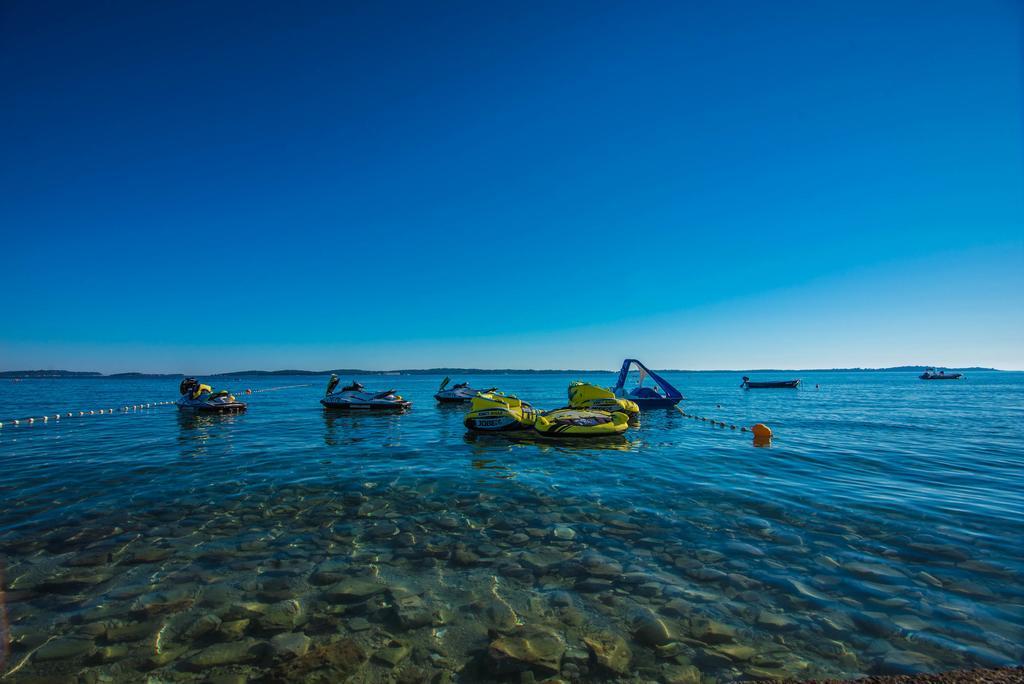 Teuta Apartments - A Beach And A Sea View Peroj Luaran gambar