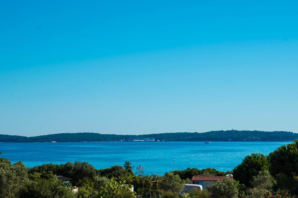 Teuta Apartments - A Beach And A Sea View Peroj Luaran gambar